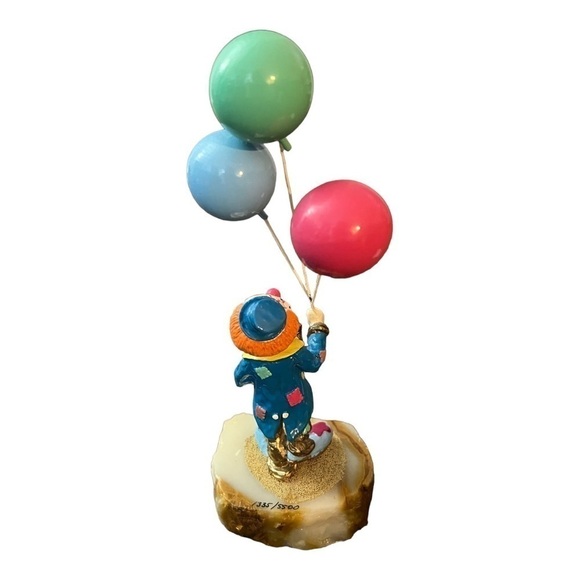 Ron Lee Clown Holding Balloons - Picture 4 of 8
